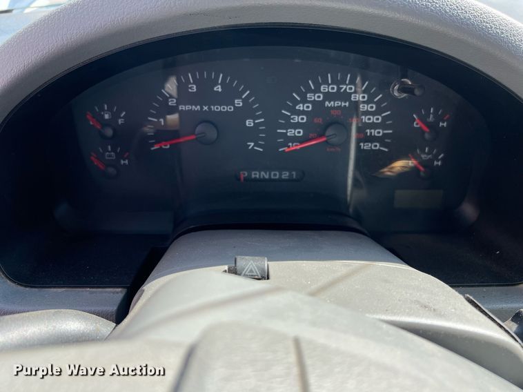 image for item EG8361 2005 Ford F150 SuperCab pickup truck