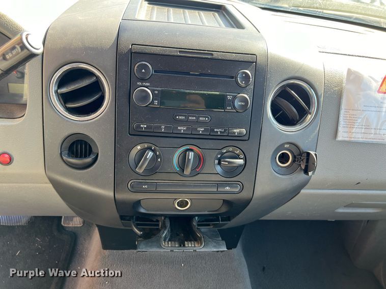 image for item EG8361 2005 Ford F150 SuperCab pickup truck