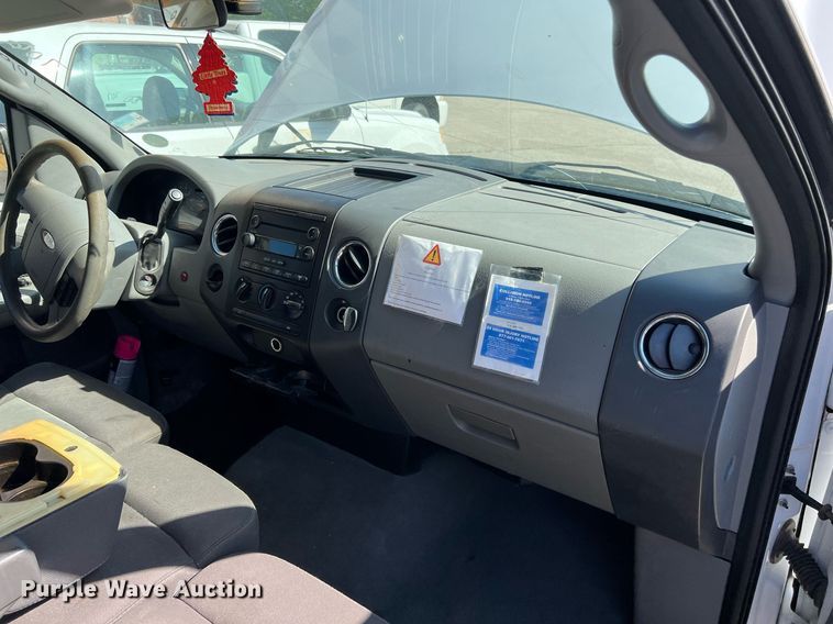 image for item EG8361 2005 Ford F150 SuperCab pickup truck