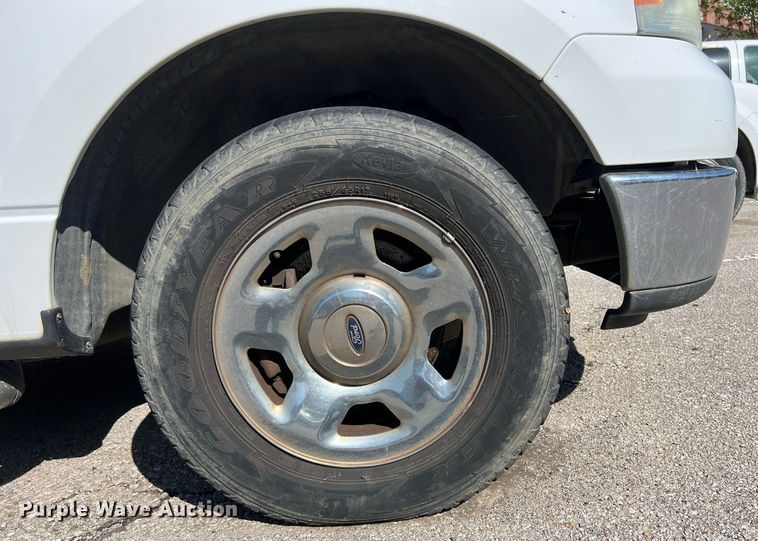 image for item EG8361 2005 Ford F150 SuperCab pickup truck