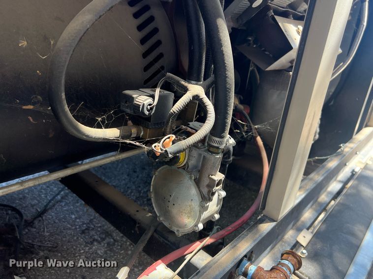 image for item EG8365 2006 Generac QT04554JNSNA generator