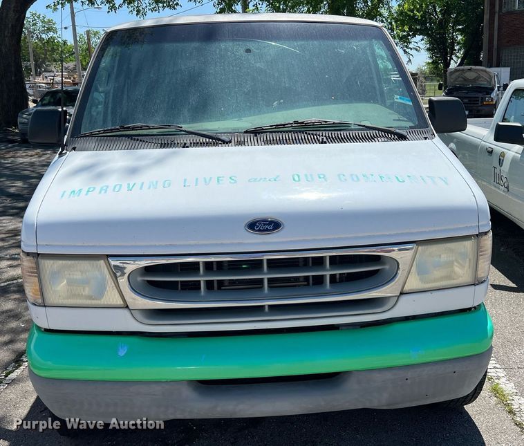 image for item EG8366 2001 Ford E350 van