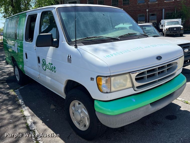 image for item EG8366 2001 Ford E350 van