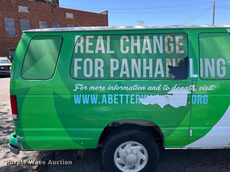 image for item EG8366 2001 Ford E350 van