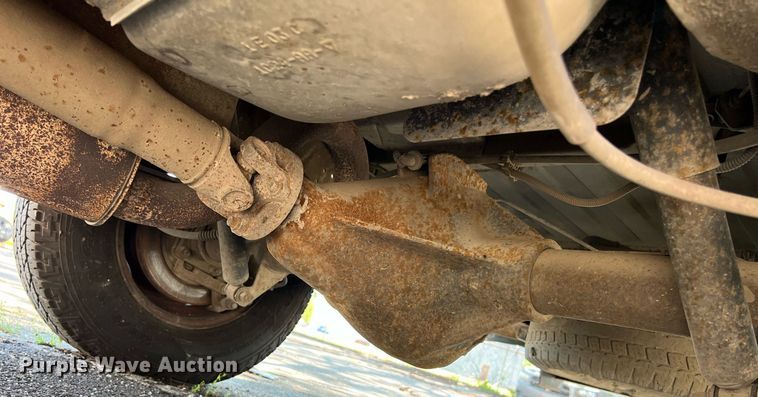 image for item EG8366 2001 Ford E350 van