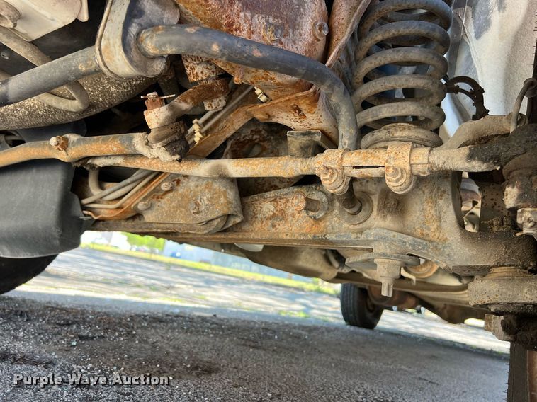 image for item EG8366 2001 Ford E350 van