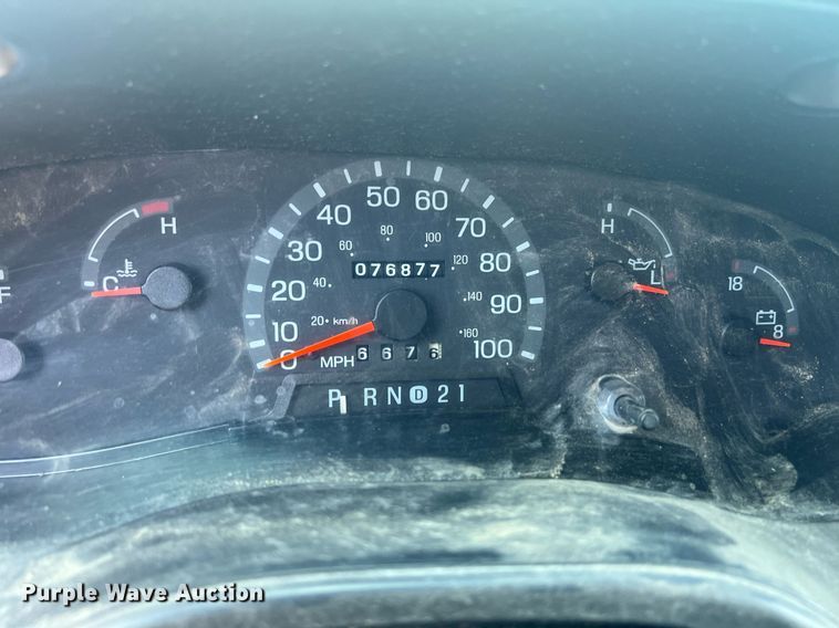 image for item EG8366 2001 Ford E350 van