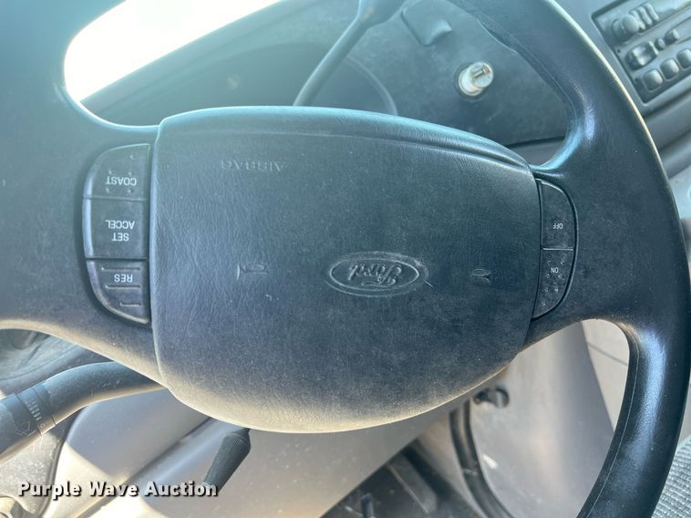 image for item EG8366 2001 Ford E350 van