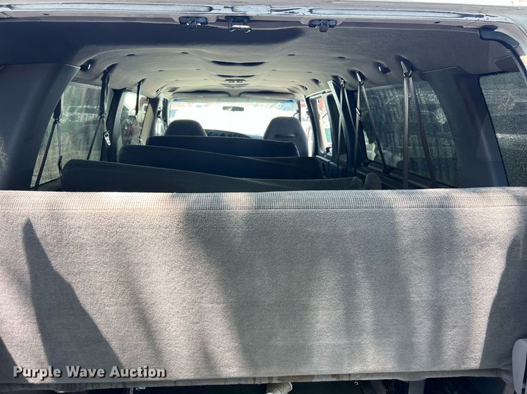 image for item EG8366 2001 Ford E350 van