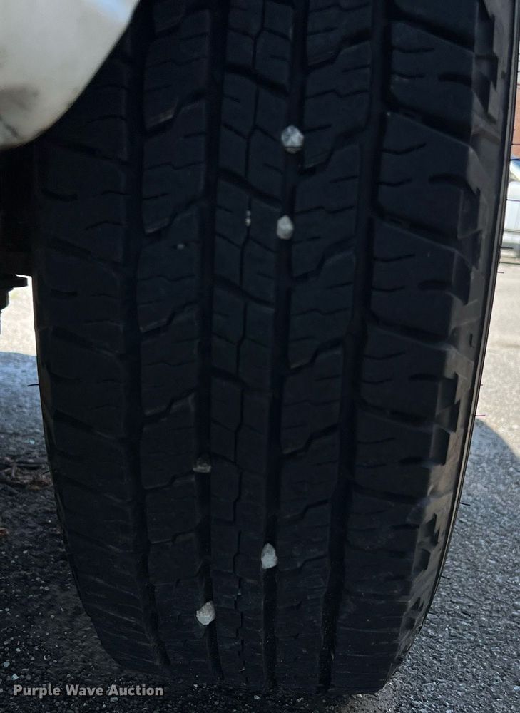 image for item EG8366 2001 Ford E350 van