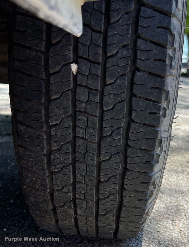 image for item EG8366 2001 Ford E350 van