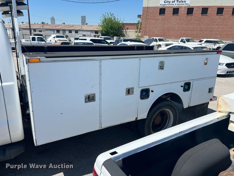 image for item EG8367 2011 Ford F450 Super Duty utility / service truck