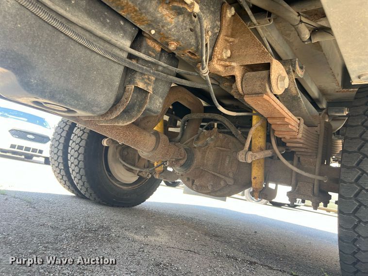 image for item EG8367 2011 Ford F450 Super Duty utility / service truck