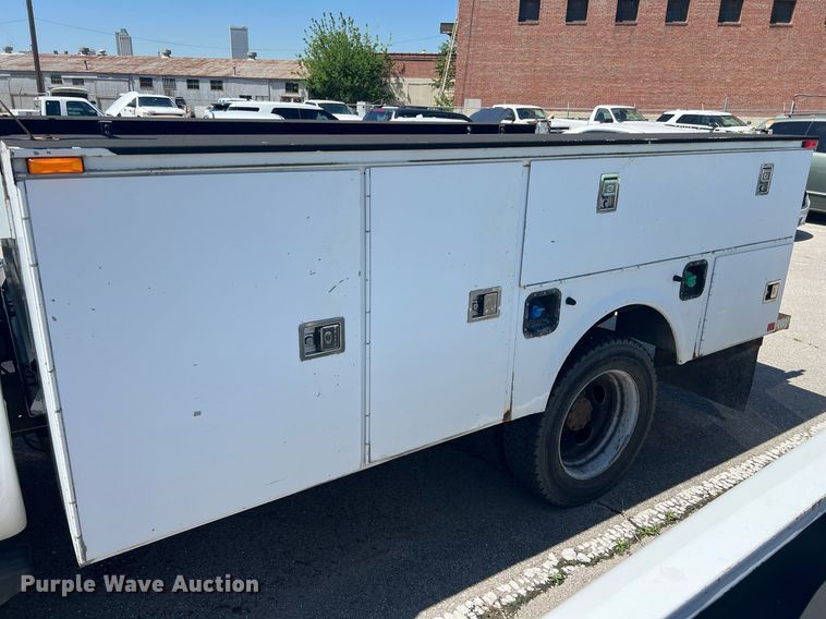 image for item EG8367 2011 Ford F450 Super Duty utility / service truck