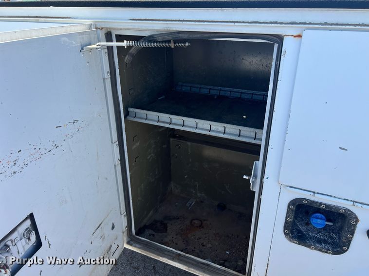 image for item EG8367 2011 Ford F450 Super Duty utility / service truck