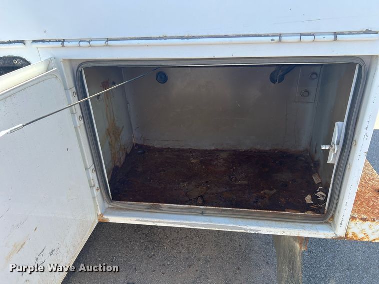 image for item EG8367 2011 Ford F450 Super Duty utility / service truck