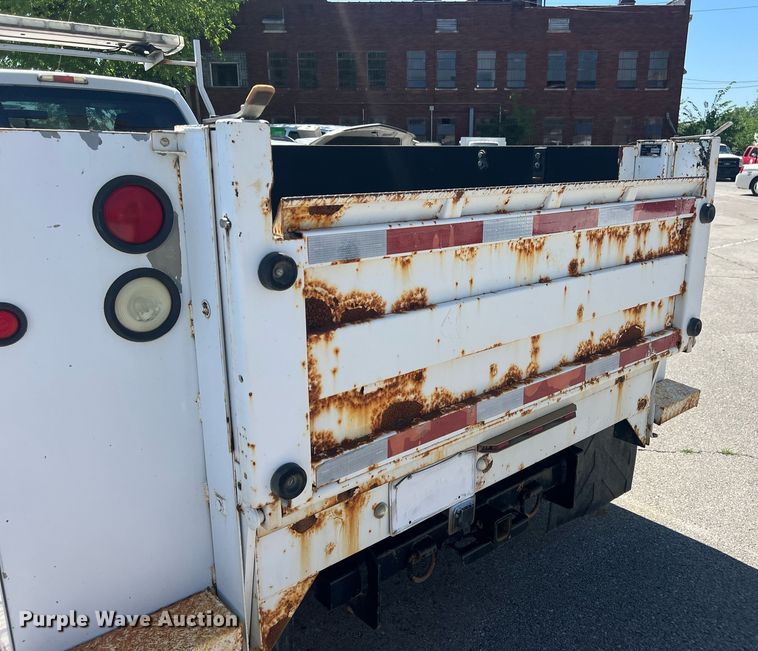 image for item EG8367 2011 Ford F450 Super Duty utility / service truck