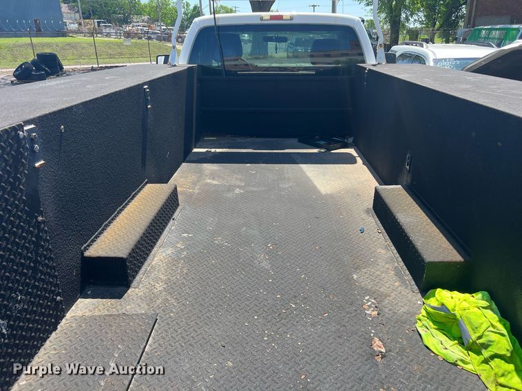 image for item EG8367 2011 Ford F450 Super Duty utility / service truck