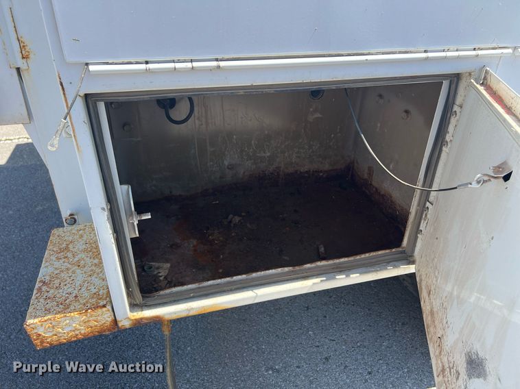 image for item EG8367 2011 Ford F450 Super Duty utility / service truck