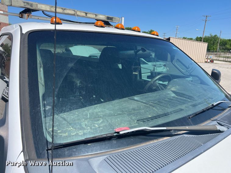 image for item EG8367 2011 Ford F450 Super Duty utility / service truck