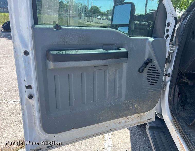 image for item EG8367 2011 Ford F450 Super Duty utility / service truck