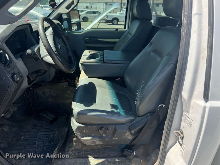 image for item EG8367 2011 Ford F450 Super Duty utility / service truck