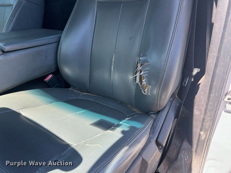 image for item EG8367 2011 Ford F450 Super Duty utility / service truck