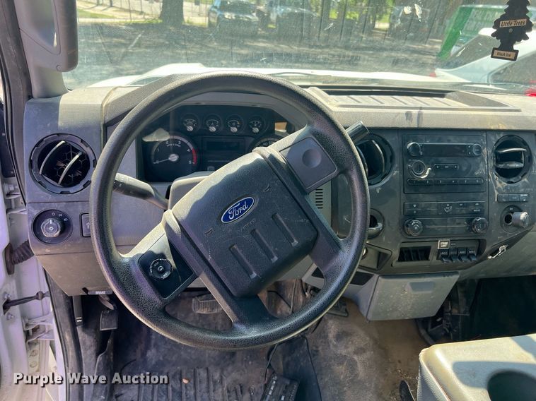 image for item EG8367 2011 Ford F450 Super Duty utility / service truck