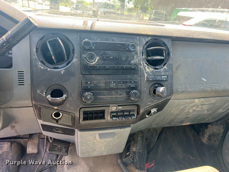 image for item EG8367 2011 Ford F450 Super Duty utility / service truck