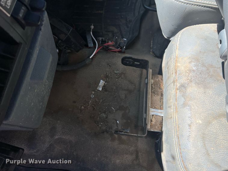 image for item EG8367 2011 Ford F450 Super Duty utility / service truck