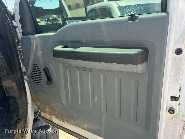 image for item EG8367 2011 Ford F450 Super Duty utility / service truck