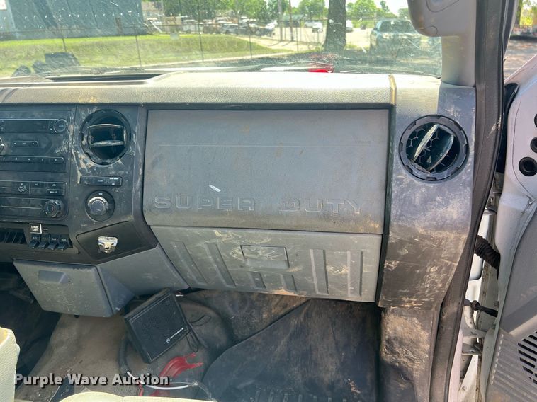 image for item EG8367 2011 Ford F450 Super Duty utility / service truck