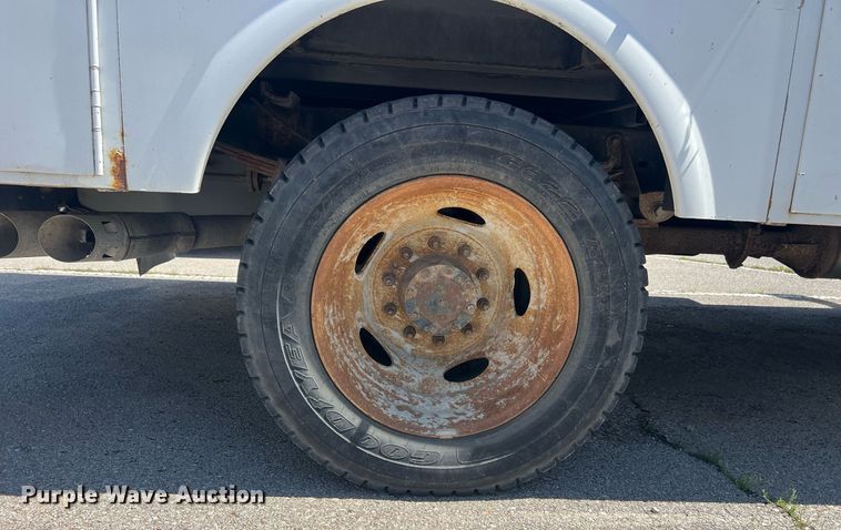 image for item EG8367 2011 Ford F450 Super Duty utility / service truck