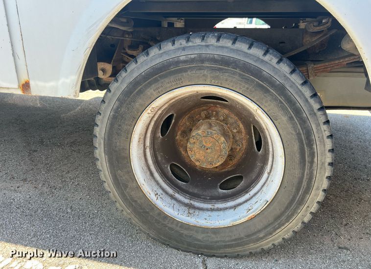 image for item EG8367 2011 Ford F450 Super Duty utility / service truck