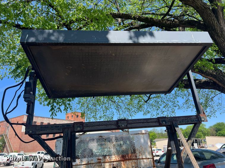 image for item EG8371 2002 Ford F450 Super Duty flatbed truck