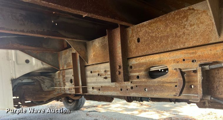 image for item EG8371 2002 Ford F450 Super Duty flatbed truck