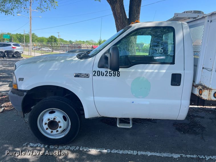 image for item EG8371 2002 Ford F450 Super Duty flatbed truck