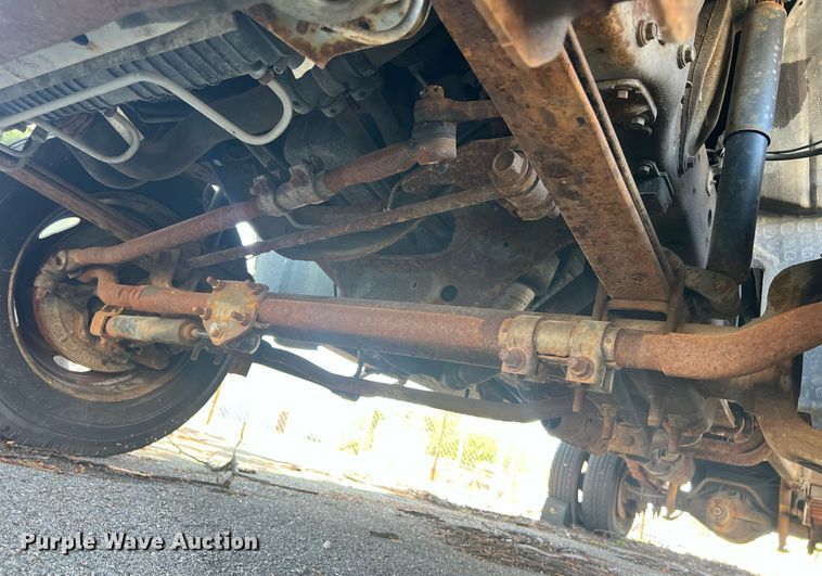 image for item EG8371 2002 Ford F450 Super Duty flatbed truck