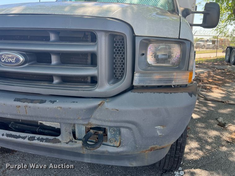 image for item EG8371 2002 Ford F450 Super Duty flatbed truck