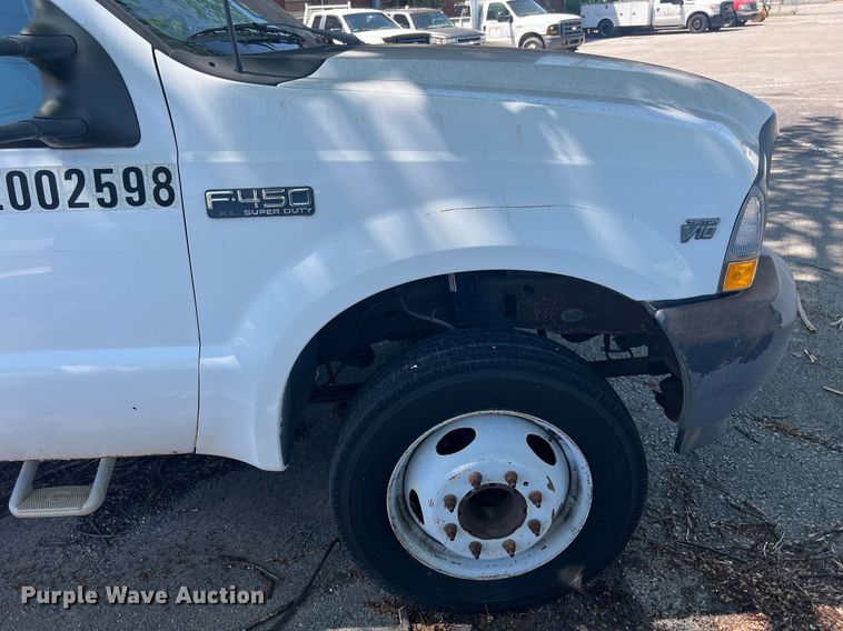 image for item EG8371 2002 Ford F450 Super Duty flatbed truck