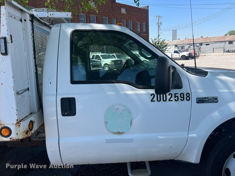 image for item EG8371 2002 Ford F450 Super Duty flatbed truck