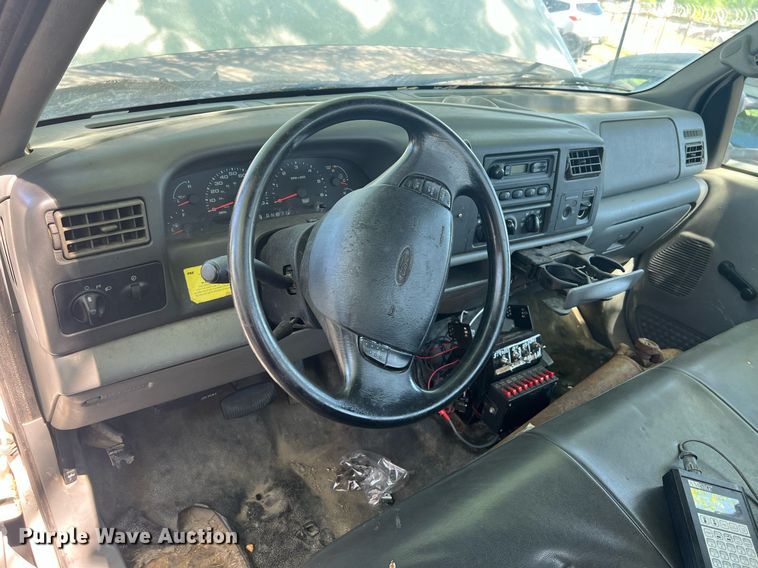 image for item EG8371 2002 Ford F450 Super Duty flatbed truck