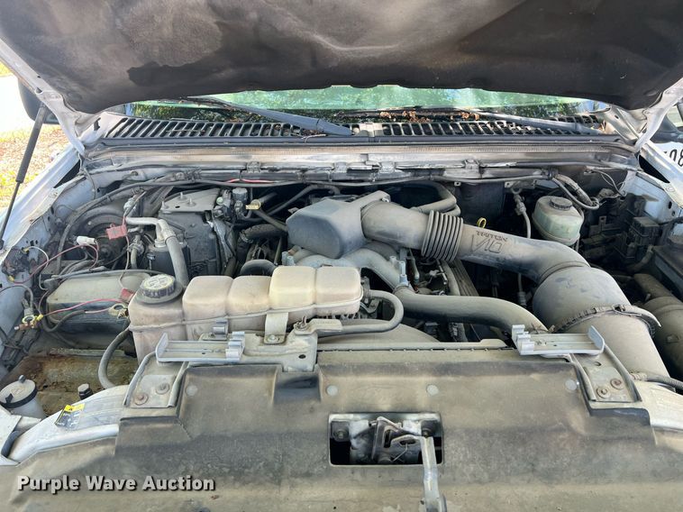 image for item EG8371 2002 Ford F450 Super Duty flatbed truck