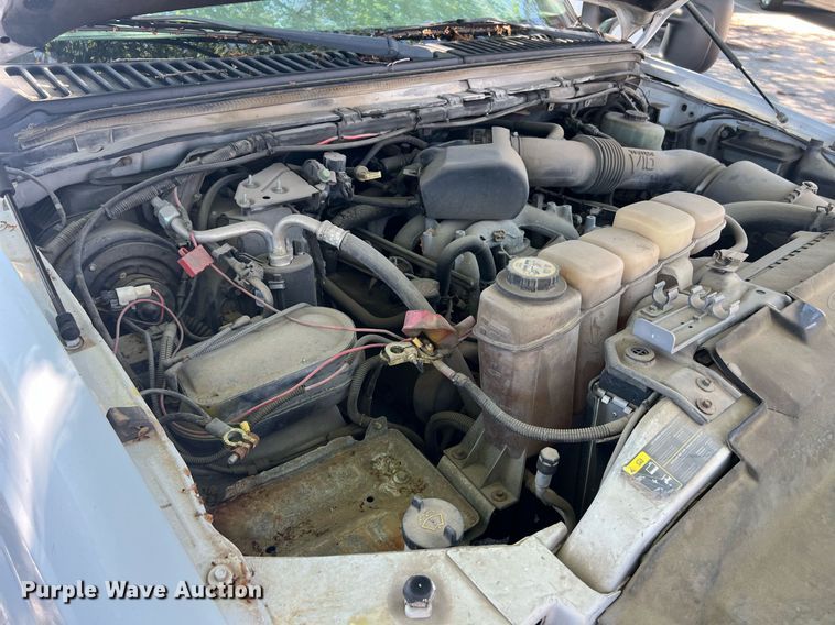 image for item EG8371 2002 Ford F450 Super Duty flatbed truck