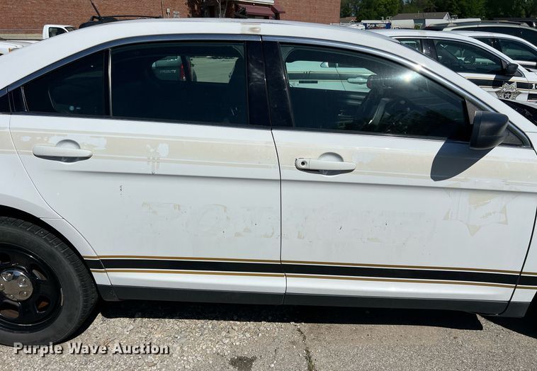 image for item EG8372 2017 Ford Taurus Police Interceptor 