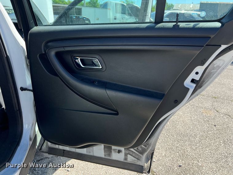 image for item EG8372 2017 Ford Taurus Police Interceptor 