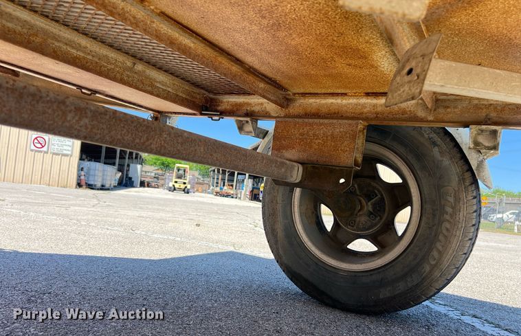 image for item EG8374 1996 Kustom Signals radar trailer