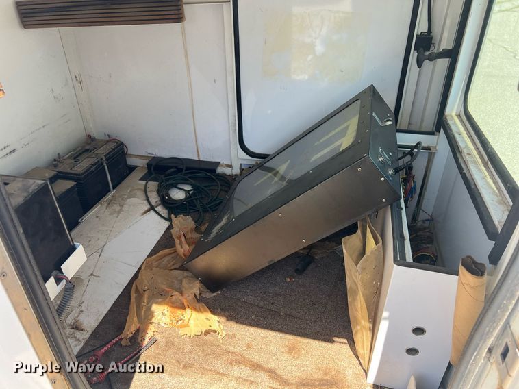 image for item EG8374 1996 Kustom Signals radar trailer