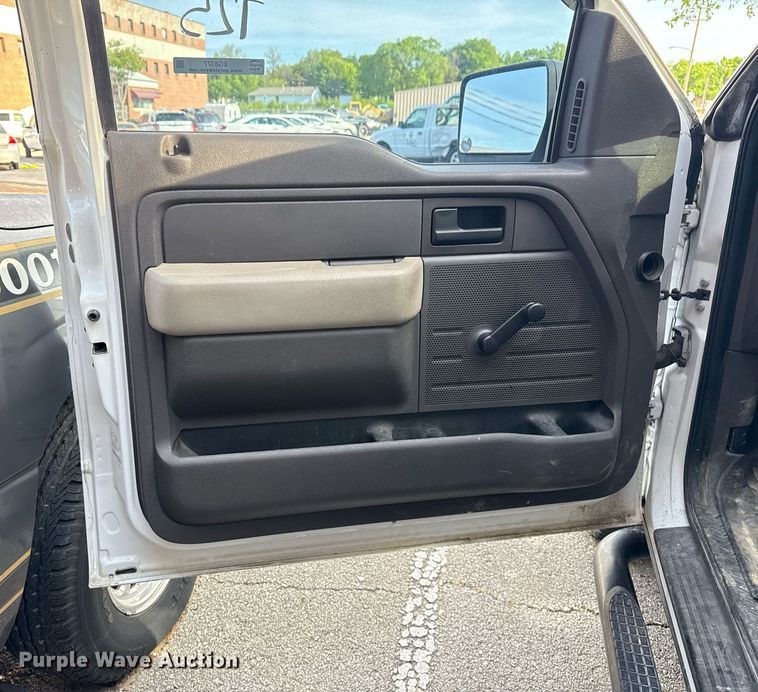 image for item EG8377 2009 Ford F150 SuperCab pickup truck