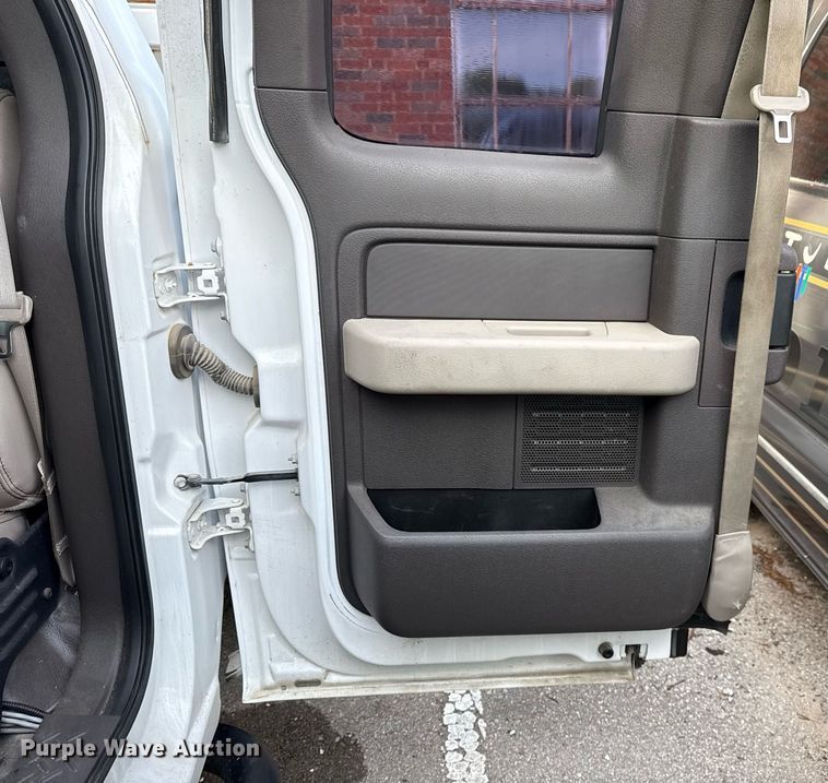 image for item EG8377 2009 Ford F150 SuperCab pickup truck